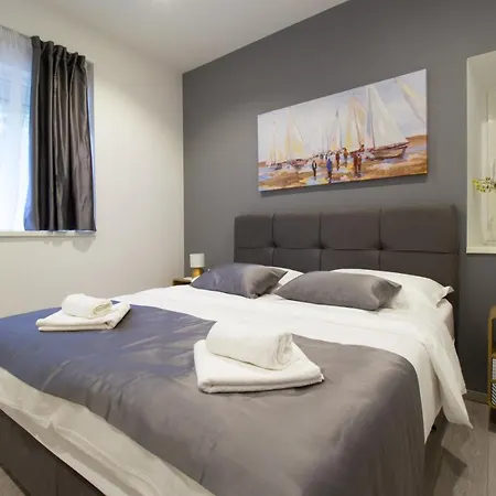 Urban Getaway Double Penzion Split